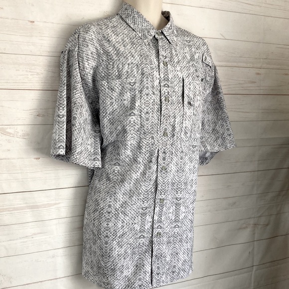 Reel Legends Sz XL Vented Fishing Shirt Button Front W/Pockets Gray Scale Print - Picture 2 of 10